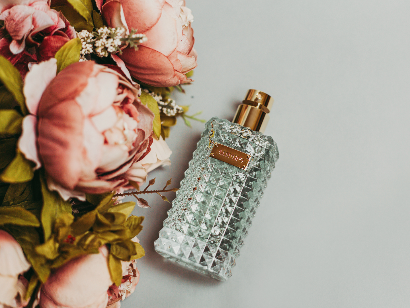 Parfemi: povijest, botanika i tehnike mirisa